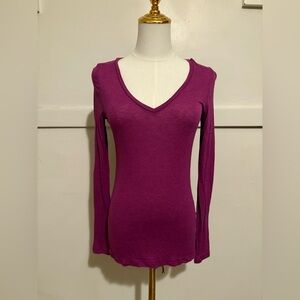 Banana Republic V-Neck Long Sleeve Top